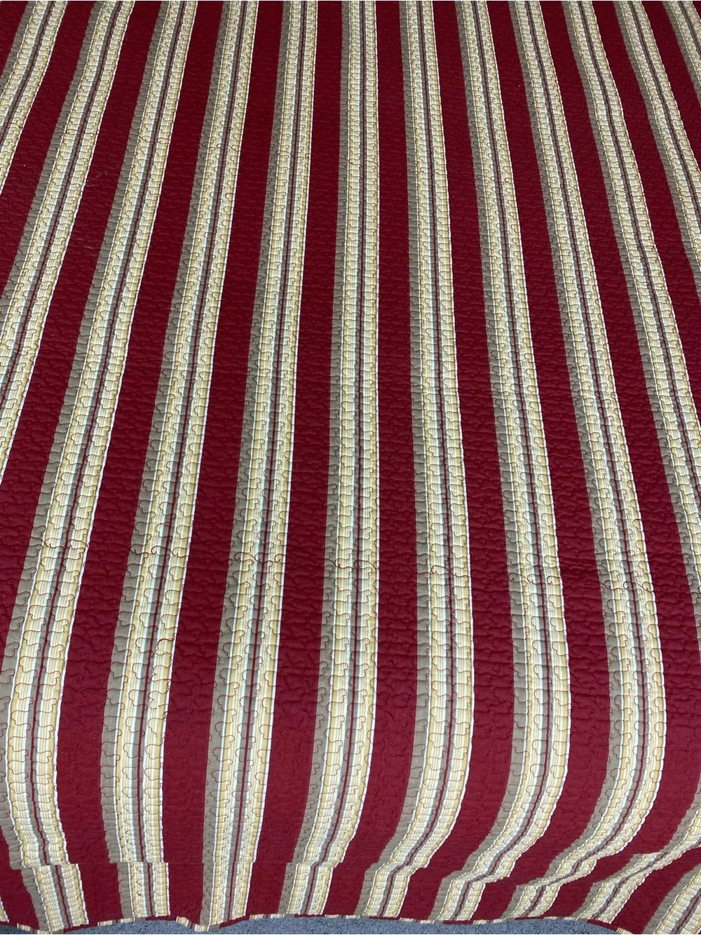 Striped Burgundy Cream Quilt Set 100% cotton